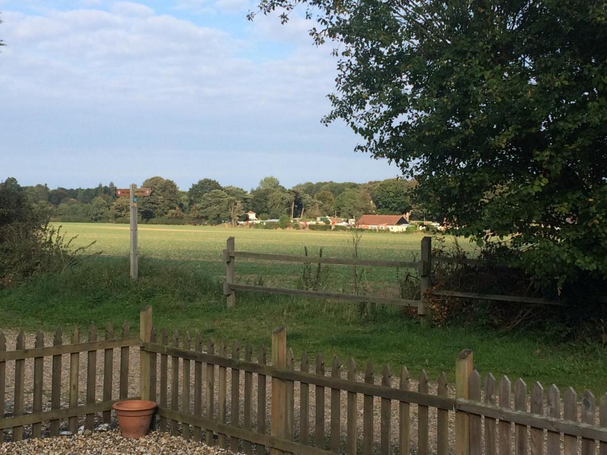 Anvil&Stable Cottages Felbrigg Esterno foto